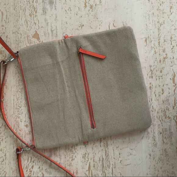 Stella and Dot Waverly petite Crossbody - Picture 10 of 15